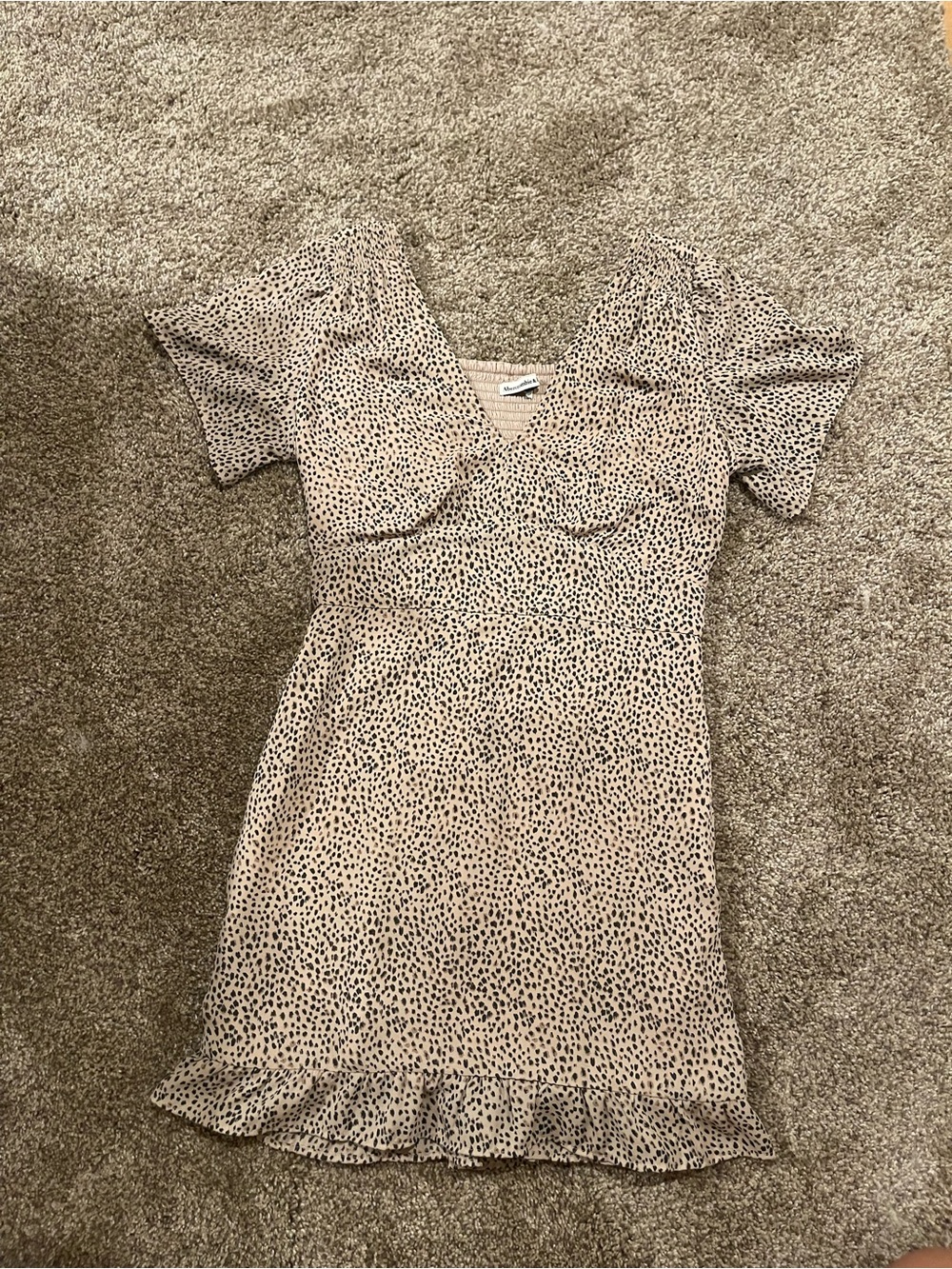 Abercrombie & Fitch Cheetah Print Plunge V-Neck Ruffle Hem Mini Dress